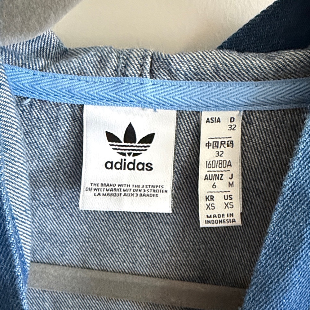 adidas Denim Hooded Pullover Jacket with matching size S matching shorts - Picture 3 of 10